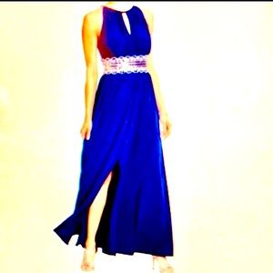 🎉Host Pick🎉NEW Stunning R&M Richard Dress